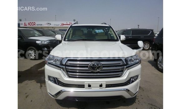 Buy Import Toyota Land Cruiser White Car in Import - Dubai in Kailahun Buy Import Toyota Land Cruiser White Car in Import - Dubai in Kailahun