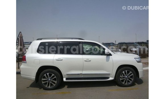 Buy Import Toyota Land Cruiser White Car in Import - Dubai in Kailahun Buy Import Toyota Land Cruiser White Car in Import - Dubai in Kailahun