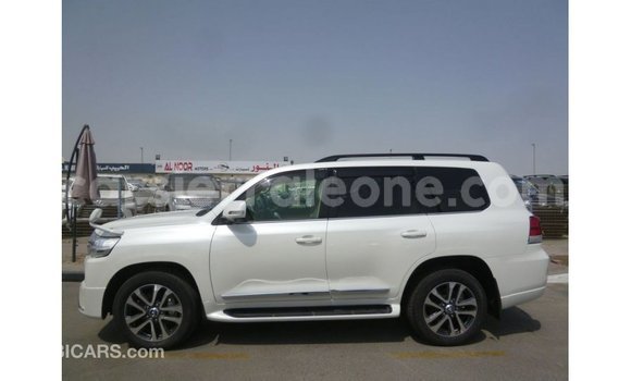 Buy Import Toyota Land Cruiser White Car in Import - Dubai in Kailahun Buy Import Toyota Land Cruiser White Car in Import - Dubai in Kailahun