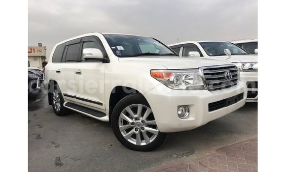 Buy Import Toyota Land Cruiser White Car in Import - Dubai in Kailahun Buy Import Toyota Land Cruiser White Car in Import - Dubai in Kailahun