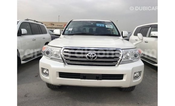 Buy Import Toyota Land Cruiser White Car in Import - Dubai in Kailahun Buy Import Toyota Land Cruiser White Car in Import - Dubai in Kailahun