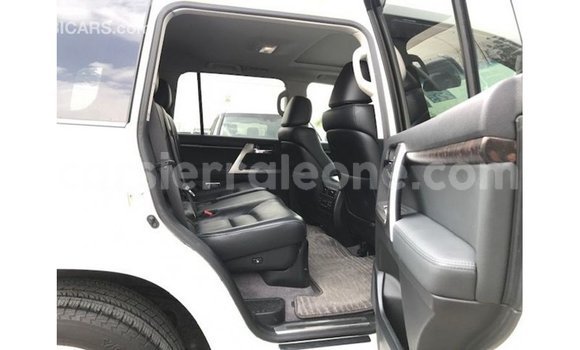 Buy Import Toyota Land Cruiser White Car in Import - Dubai in Kailahun Buy Import Toyota Land Cruiser White Car in Import - Dubai in Kailahun