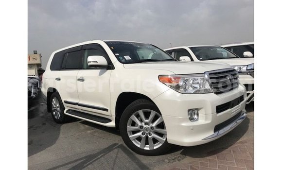 Buy Import Toyota Land Cruiser White Car in Import - Dubai in Kailahun Buy Import Toyota Land Cruiser White Car in Import - Dubai in Kailahun