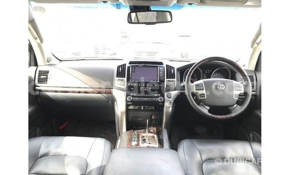 Buy Import Toyota Land Cruiser White Car in Import - Dubai in Kailahun Buy Import Toyota Land Cruiser White Car in Import - Dubai in Kailahun