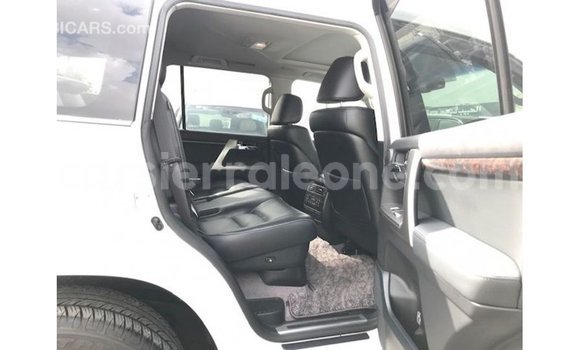Buy Import Toyota Land Cruiser White Car in Import - Dubai in Kailahun Buy Import Toyota Land Cruiser White Car in Import - Dubai in Kailahun