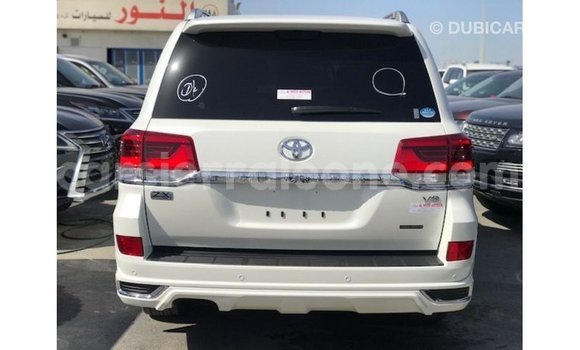 Buy Import Toyota Land Cruiser White Car in Import - Dubai in Kailahun Buy Import Toyota Land Cruiser White Car in Import - Dubai in Kailahun