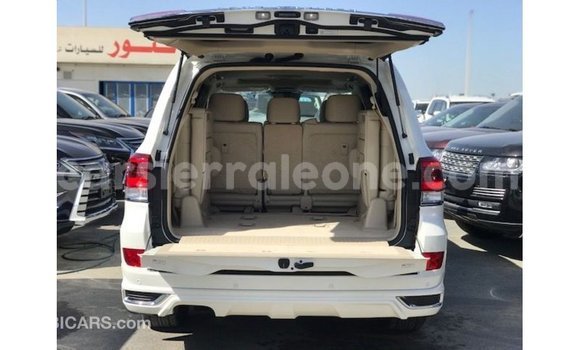 Buy Import Toyota Land Cruiser White Car in Import - Dubai in Kailahun Buy Import Toyota Land Cruiser White Car in Import - Dubai in Kailahun