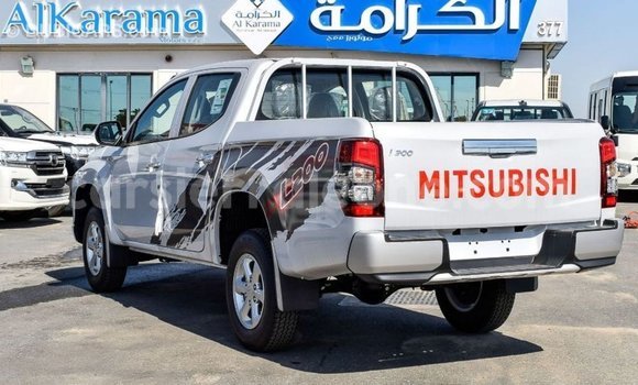 Buy Import Mitsubishi L200 White Car in Import - Dubai in Kailahun Buy Import Mitsubishi L200 White Car in Import - Dubai in Kailahun