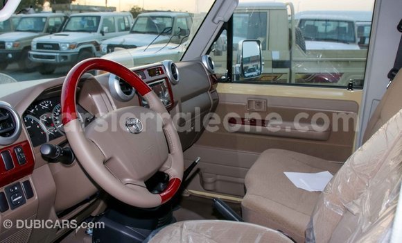 Buy Import Toyota Land Cruiser Beige Car in Import - Dubai in Kailahun Buy Import Toyota Land Cruiser Beige Car in Import - Dubai in Kailahun