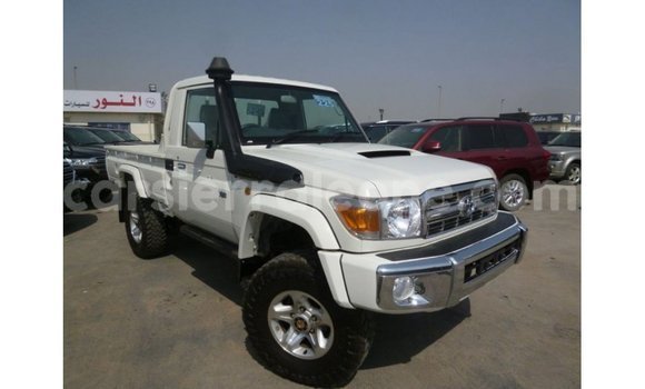 Buy Import Toyota Land Cruiser White Car in Import - Dubai in Kailahun Buy Import Toyota Land Cruiser White Car in Import - Dubai in Kailahun