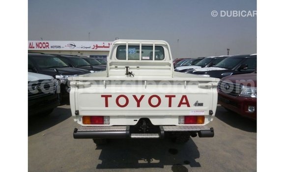 Buy Import Toyota Land Cruiser White Car in Import - Dubai in Kailahun Buy Import Toyota Land Cruiser White Car in Import - Dubai in Kailahun