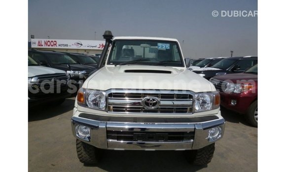 Buy Import Toyota Land Cruiser White Car in Import - Dubai in Kailahun Buy Import Toyota Land Cruiser White Car in Import - Dubai in Kailahun