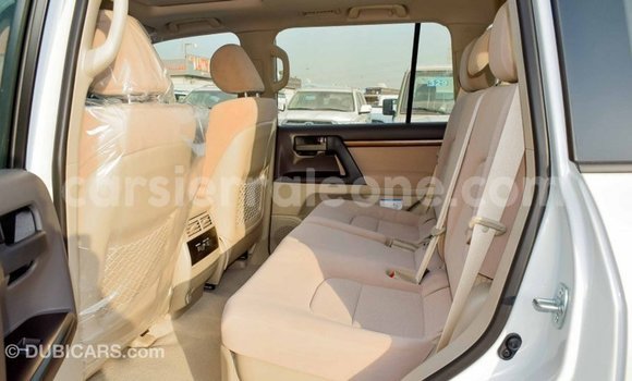 Buy Import Toyota Land Cruiser White Car in Import - Dubai in Kailahun Buy Import Toyota Land Cruiser White Car in Import - Dubai in Kailahun