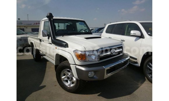 Buy Import Toyota Land Cruiser White Car in Import - Dubai in Kailahun Buy Import Toyota Land Cruiser White Car in Import - Dubai in Kailahun