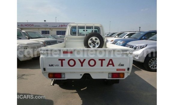 Buy Import Toyota Land Cruiser White Car in Import - Dubai in Kailahun Buy Import Toyota Land Cruiser White Car in Import - Dubai in Kailahun