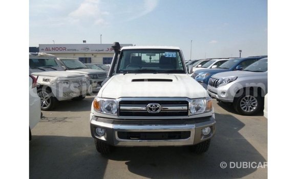 Buy Import Toyota Land Cruiser White Car in Import - Dubai in Kailahun Buy Import Toyota Land Cruiser White Car in Import - Dubai in Kailahun