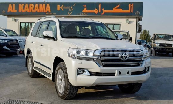 Buy Import Toyota Land Cruiser White Car in Import - Dubai in Kailahun Buy Import Toyota Land Cruiser White Car in Import - Dubai in Kailahun