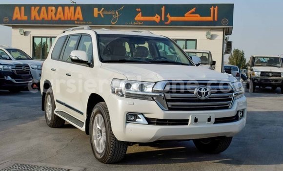 Buy Import Toyota Land Cruiser White Car in Import - Dubai in Kailahun Buy Import Toyota Land Cruiser White Car in Import - Dubai in Kailahun