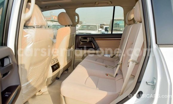 Buy Import Toyota Land Cruiser White Car in Import - Dubai in Kailahun Buy Import Toyota Land Cruiser White Car in Import - Dubai in Kailahun