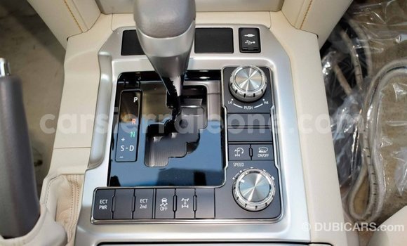 Buy Import Toyota Land Cruiser White Car in Import - Dubai in Kailahun Buy Import Toyota Land Cruiser White Car in Import - Dubai in Kailahun