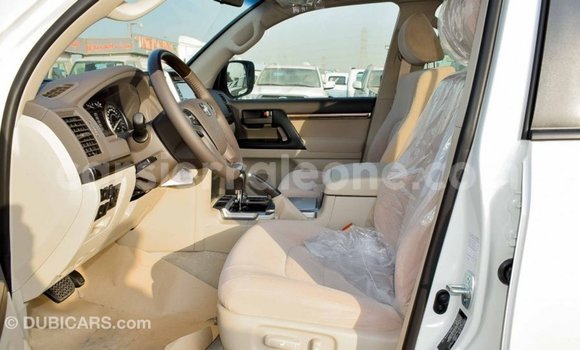 Buy Import Toyota Land Cruiser White Car in Import - Dubai in Kailahun Buy Import Toyota Land Cruiser White Car in Import - Dubai in Kailahun