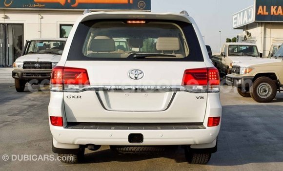 Buy Import Toyota Land Cruiser White Car in Import - Dubai in Kailahun Buy Import Toyota Land Cruiser White Car in Import - Dubai in Kailahun