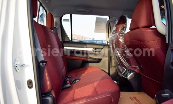 Buy Import Toyota Hilux White Car in Import - Dubai in Kailahun Buy Import Toyota Hilux White Car in Import - Dubai in Kailahun