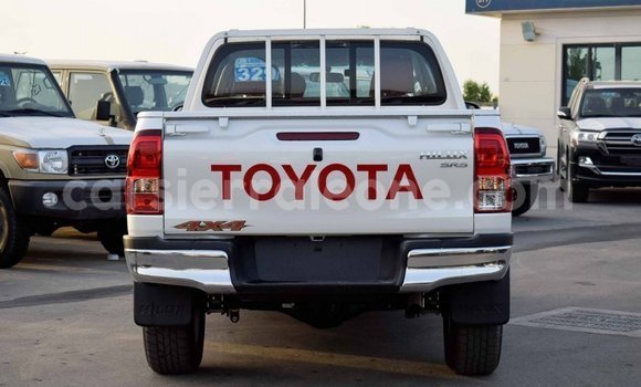 Buy Import Toyota Hilux White Car in Import - Dubai in Kailahun Buy Import Toyota Hilux White Car in Import - Dubai in Kailahun