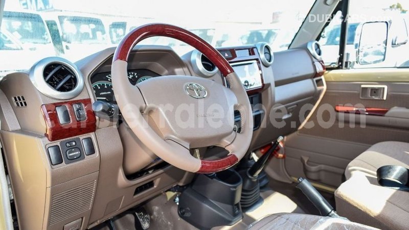 Big with watermark toyota land cruiser kailahun import dubai 5848