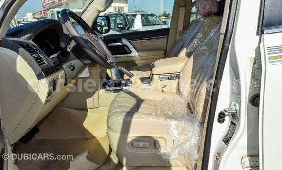 Buy Import Toyota Land Cruiser White Car in Import - Dubai in Kailahun Buy Import Toyota Land Cruiser White Car in Import - Dubai in Kailahun