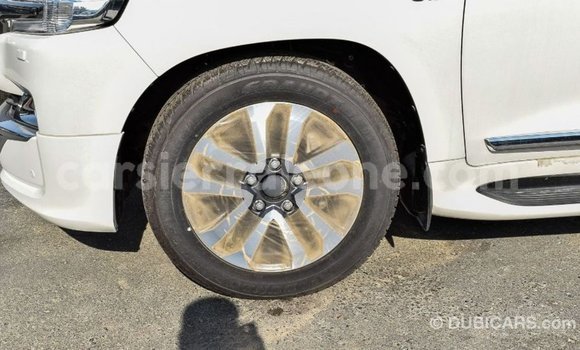 Buy Import Toyota Land Cruiser White Car in Import - Dubai in Kailahun Buy Import Toyota Land Cruiser White Car in Import - Dubai in Kailahun
