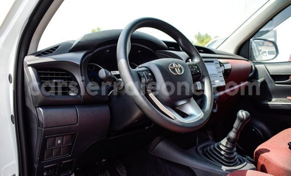Buy Import Toyota Hilux White Car in Import - Dubai in Kailahun Buy Import Toyota Hilux White Car in Import - Dubai in Kailahun
