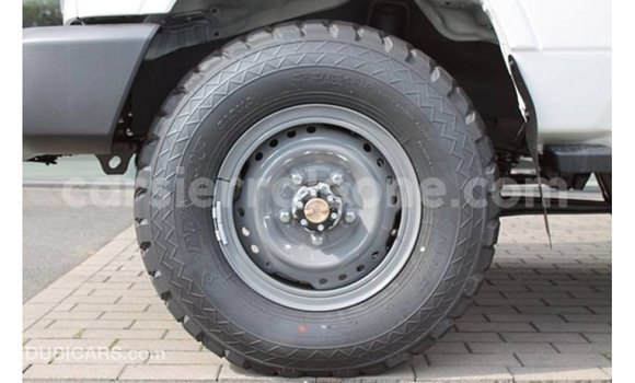 Buy Import Toyota Land Cruiser White Car in Import - Dubai in Kailahun Buy Import Toyota Land Cruiser White Car in Import - Dubai in Kailahun