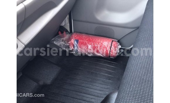 Buy Import Mitsubishi Carisma White Car in Import - Dubai in Kailahun Buy Import Mitsubishi Carisma White Car in Import - Dubai in Kailahun