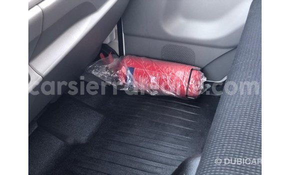 Buy Import Mitsubishi Carisma White Car in Import - Dubai in Kailahun Buy Import Mitsubishi Carisma White Car in Import - Dubai in Kailahun