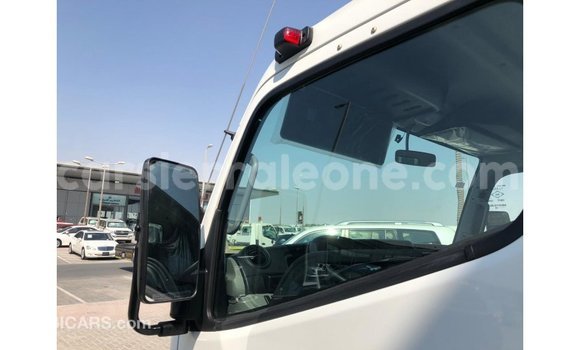 Buy Import Mitsubishi Carisma White Car in Import - Dubai in Kailahun Buy Import Mitsubishi Carisma White Car in Import - Dubai in Kailahun