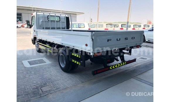 Buy Import Mitsubishi Carisma White Car in Import - Dubai in Kailahun Buy Import Mitsubishi Carisma White Car in Import - Dubai in Kailahun