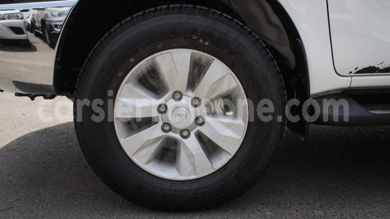 Big with watermark toyota hilux kailahun import dubai 5871
