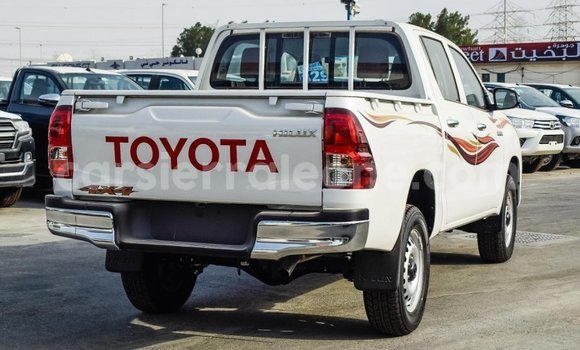 Buy Import Toyota Hilux White Car in Import - Dubai in Kailahun Buy Import Toyota Hilux White Car in Import - Dubai in Kailahun