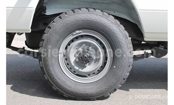 Buy Import Toyota Land Cruiser White Car in Import - Dubai in Kailahun Buy Import Toyota Land Cruiser White Car in Import - Dubai in Kailahun