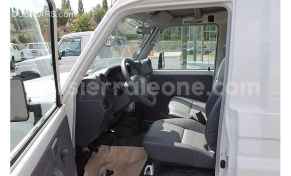 Buy Import Toyota Land Cruiser White Car in Import - Dubai in Kailahun Buy Import Toyota Land Cruiser White Car in Import - Dubai in Kailahun