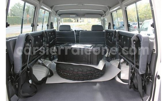 Buy Import Toyota Land Cruiser White Car in Import - Dubai in Kailahun Buy Import Toyota Land Cruiser White Car in Import - Dubai in Kailahun