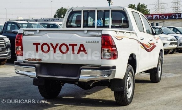 Buy Import Toyota Hilux White Car in Import - Dubai in Kailahun Buy Import Toyota Hilux White Car in Import - Dubai in Kailahun