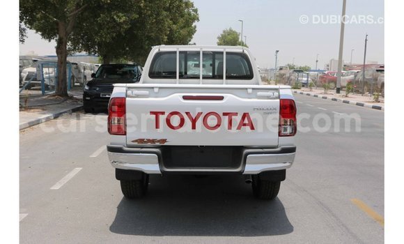 Buy Import Toyota Hilux White Car in Import - Dubai in Kailahun Buy Import Toyota Hilux White Car in Import - Dubai in Kailahun