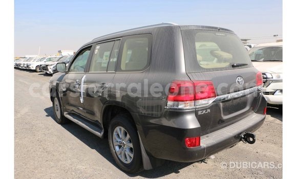 Acheter Import Voiture Toyota Land Cruiser Noir à Import - Dubai, Kailahun Acheter Import Voiture Toyota Land Cruiser Noir à Import - Dubai, Kailahun