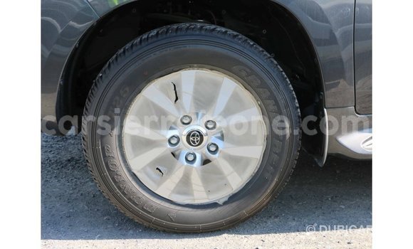 Acheter Import Voiture Toyota Land Cruiser Noir à Import - Dubai, Kailahun Acheter Import Voiture Toyota Land Cruiser Noir à Import - Dubai, Kailahun