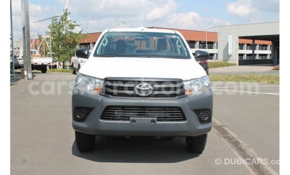 Buy Import Toyota Hilux White Car in Import - Dubai in Kailahun Buy Import Toyota Hilux White Car in Import - Dubai in Kailahun