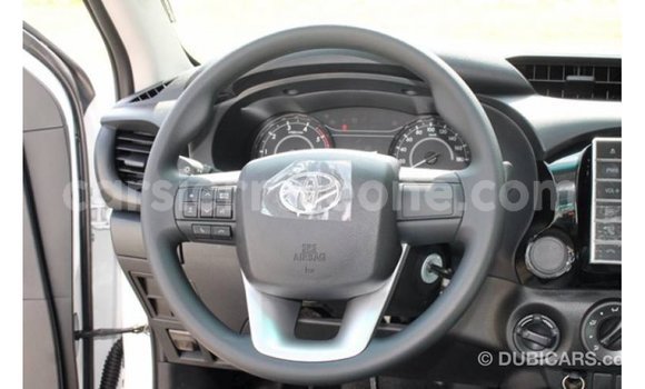 Buy Import Toyota Hilux White Car in Import - Dubai in Kailahun Buy Import Toyota Hilux White Car in Import - Dubai in Kailahun