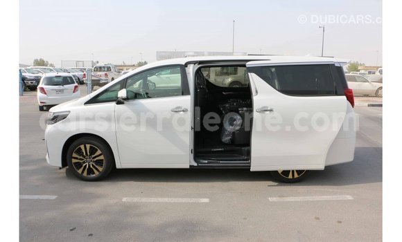 Acheter Import Voiture Toyota Alphard Blanc à Import - Dubai, Kailahun Acheter Import Voiture Toyota Alphard Blanc à Import - Dubai, Kailahun