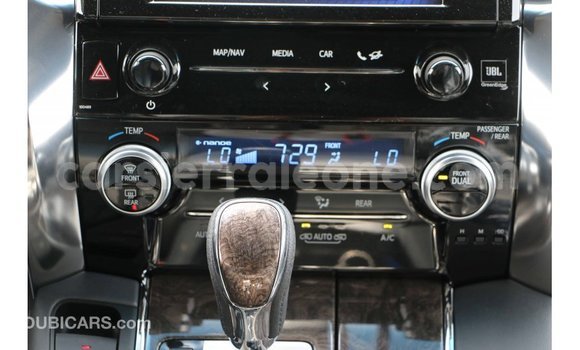 Acheter Import Voiture Toyota Alphard Blanc à Import - Dubai, Kailahun Acheter Import Voiture Toyota Alphard Blanc à Import - Dubai, Kailahun